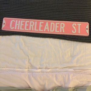 cheerleader street room sign